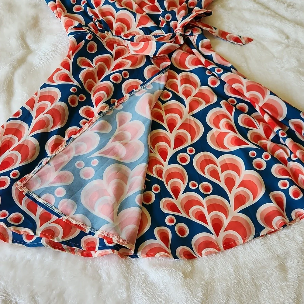 Retro Floral Wrap Dress - Navy and Coral - Picture 4 of 5
